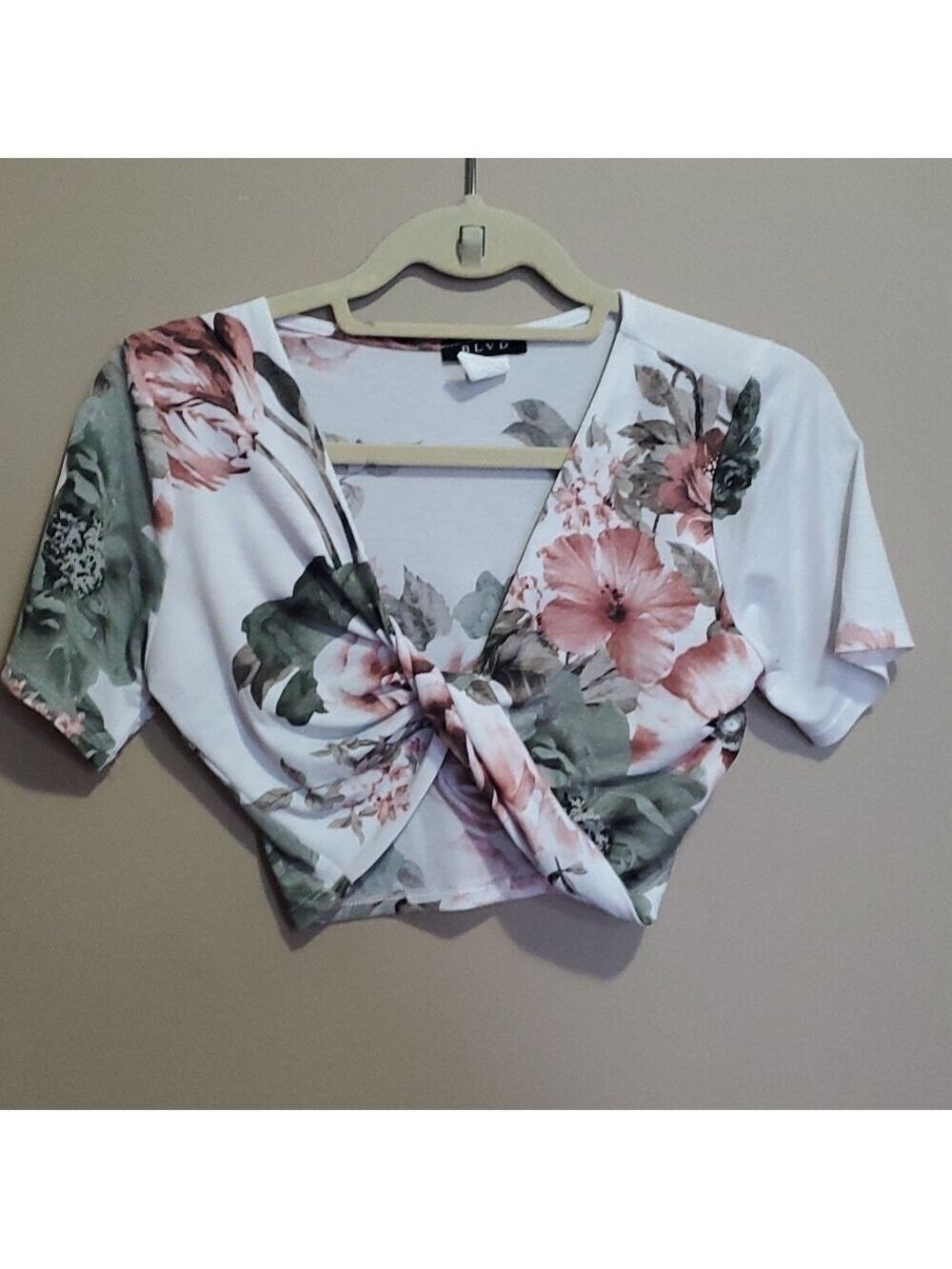 Blvd crop top size large